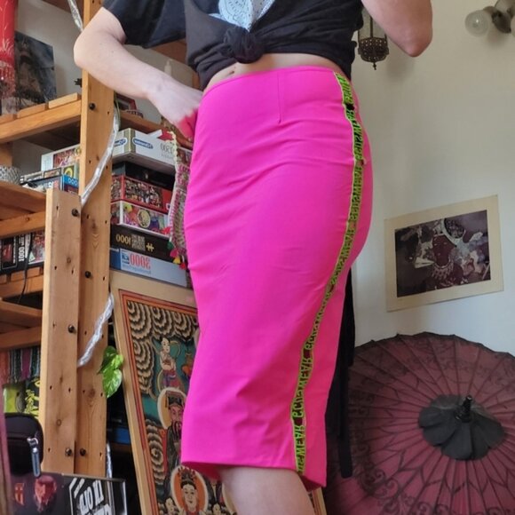 Gcds neon pink side GCDS wear side slit lettering skirt - Small - Picture 3 of 8